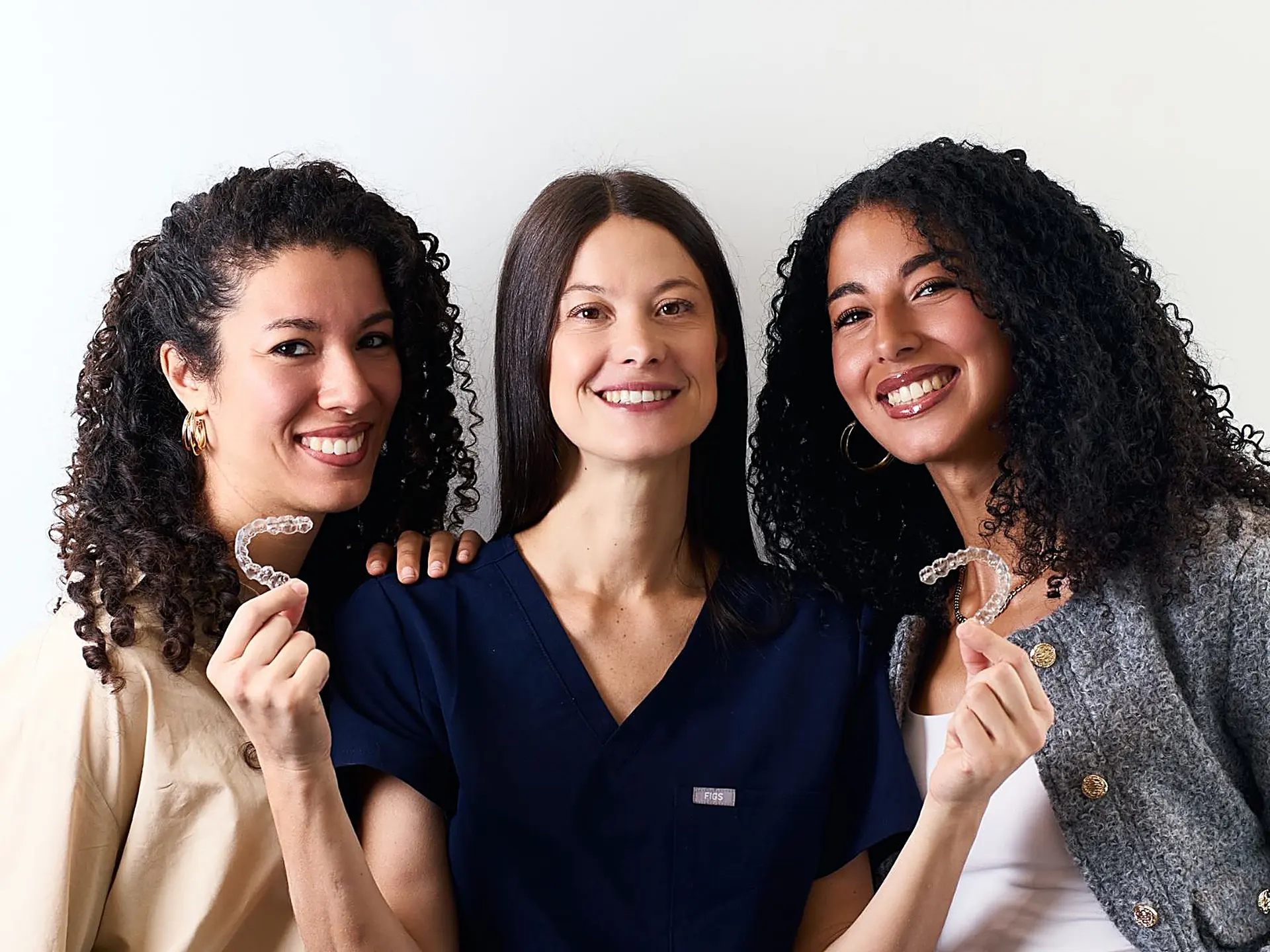 Sourire aligné après un traitement orthodontique